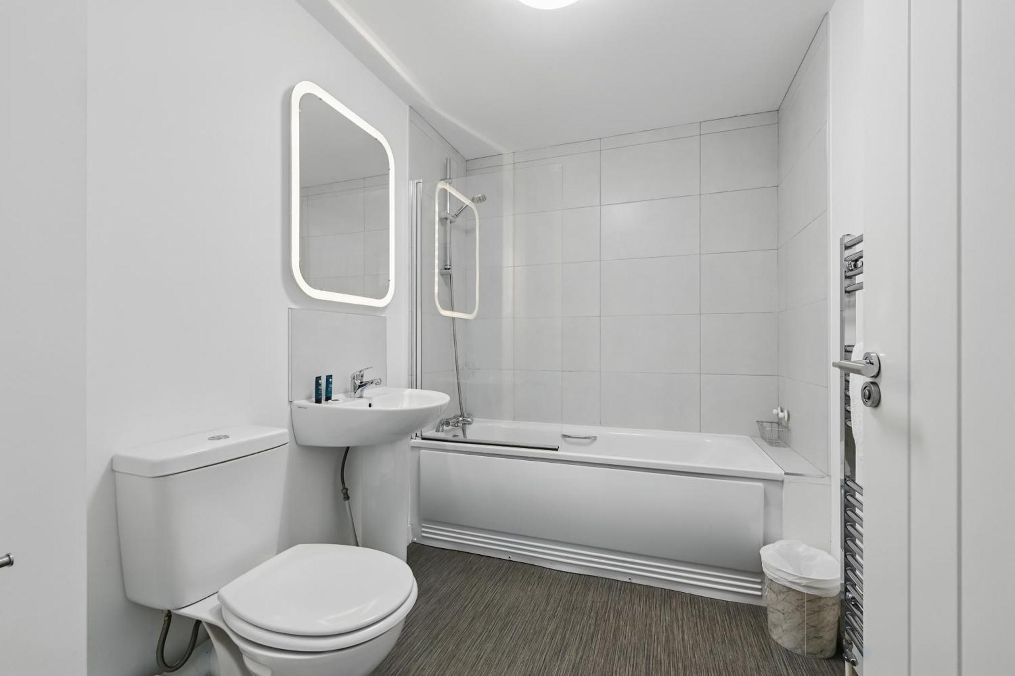 Central Belfast Apartments Sandford ภายนอก รูปภาพ